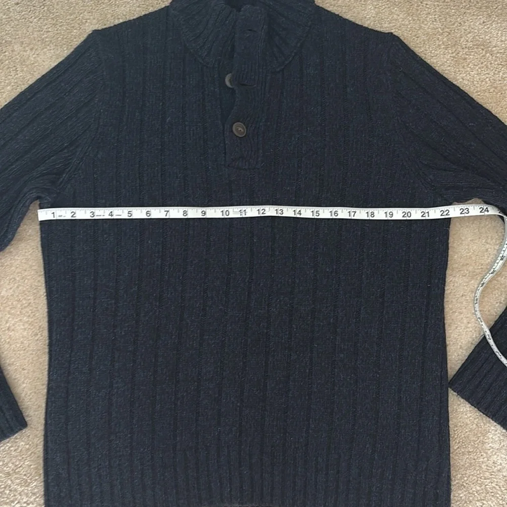 EUC Eddie Bauer Men’s Sweater Size Lrg
